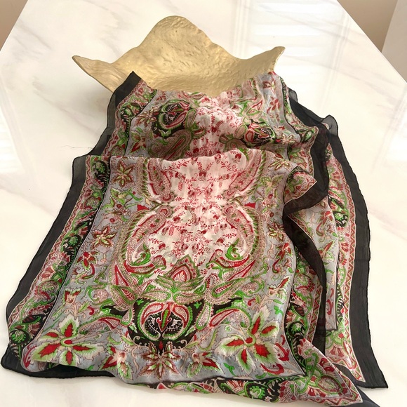 Accessories - 100% silk paisley scarf